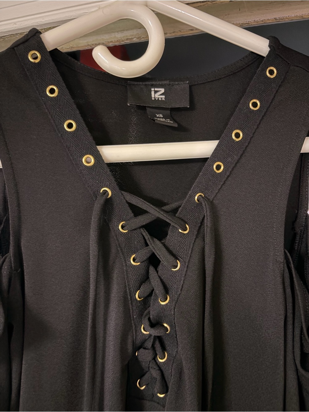 *BRAND NEW* IZ Byer Extra Small Black Cold Shoulder Lace-Up Black Women's Top - Picture 6 of 15
